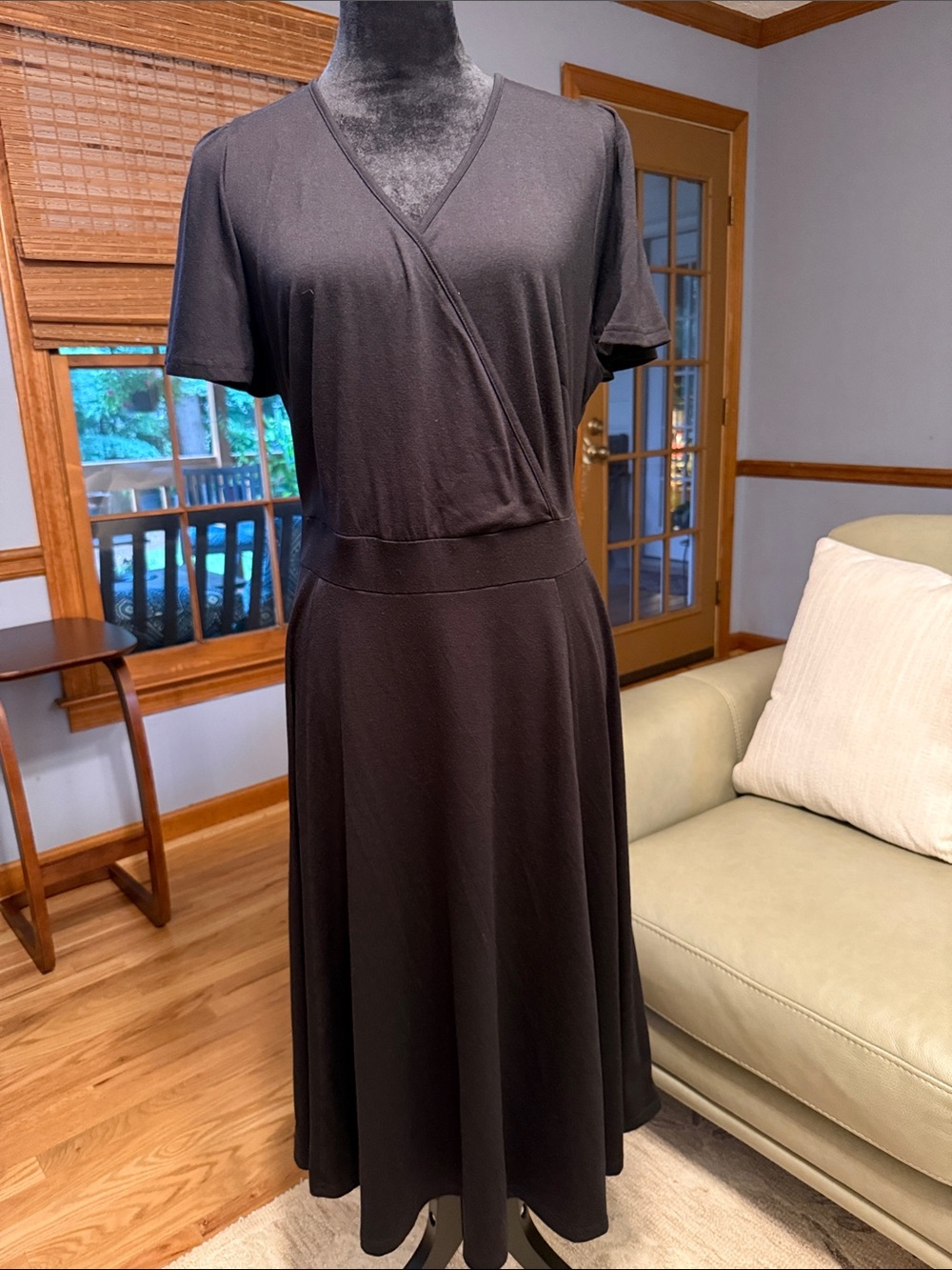 Pin-Up Fashion Women's Black Short-Sleeve Wrap Dress 18W